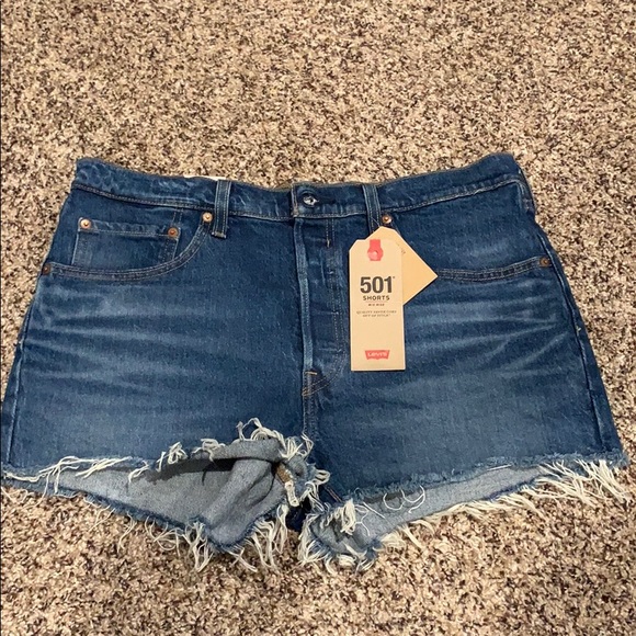 Levi’s 501 mid rise shorts size 31 - Picture 1 of 4